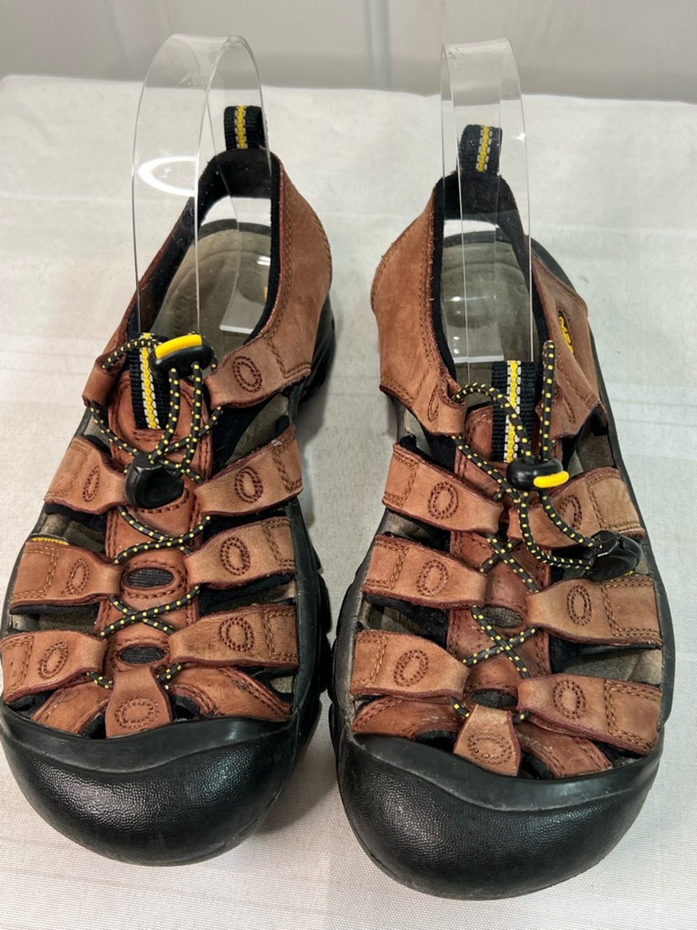 Keen woman’s Newport brown  leather hiking sandals size 7 outdoors camping